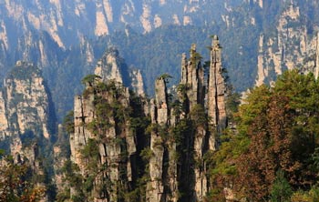 長沙出發(fā)到黃龍洞、張家界森林公園、天門山、鳳凰五日游