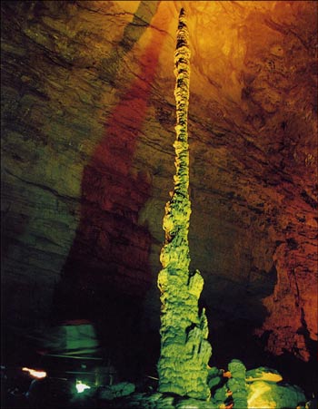 張家界國家森林公園、大峽谷、玻璃橋、鳳凰古城四日游