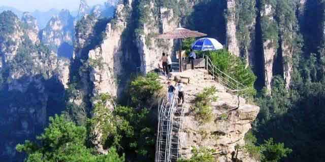張家界國(guó)家地質(zhì)森林公園、黃石寨、金鞭溪休閑一日游