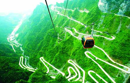 張家界森林公園、黃石寨、金鞭溪、天門山、玻璃棧道兩天一晚游